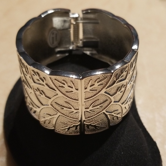 High Polished Silver Color Leaf Bangle Bracelet - Picture 3 of 5